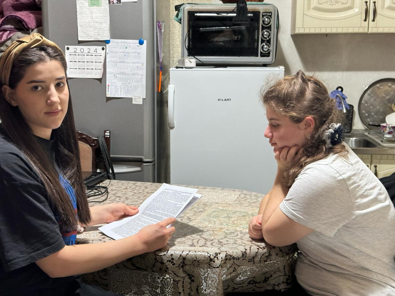 Психолог отдела семьи, Ибрагимова Асият, посетила свою подопечную Тоноян М. с целью проведения беседы в честь Международного дня юного героя-антифашиста.